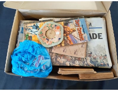 Vintage collection lot comprising mixed ephemera a...
