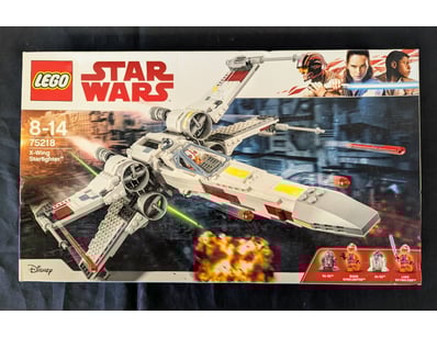 **UNRESERVED** LIFETIME COLLECTION OF LEGO PART... - Lot 706