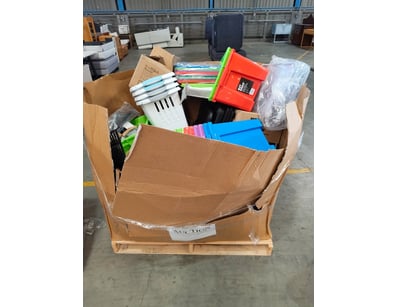 Pallet lot of homeware items, including storage tu...