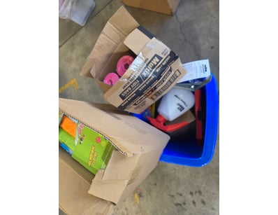 Assorted lot containing nails and nuts, microfibre...