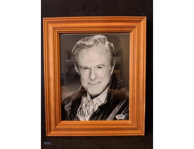 PSA/DNA CERTIFIED AUTOGRAPHED PHOTO OF ACTOR ROBER...