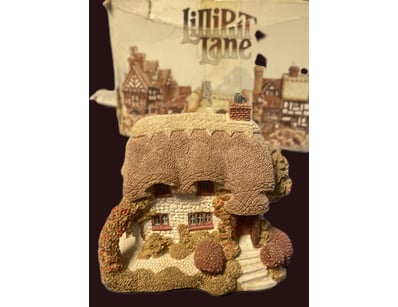 Antiques, Vintage & Interior Treasures (A1006) - Lot 1079