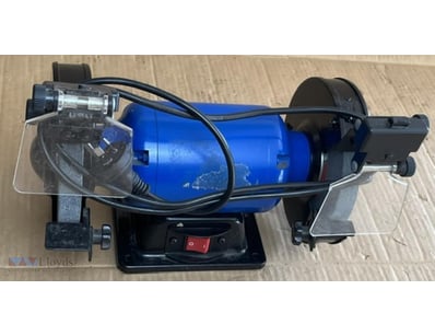 Bench grinder. 1 x bench grinder. 240V. Condition:...