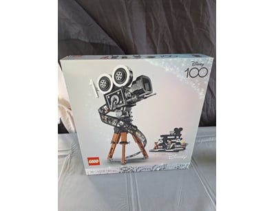 **UNRESERVED** LIFETIME COLLECTION OF LEGO PART... - Lot 138