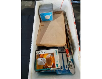 Vintage kitchenware collection including boards, s...