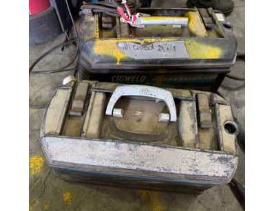 2 x welding machines brands include cigweld 

No...