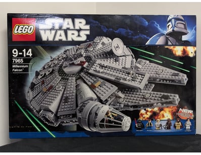 LEGO STAR WARS MILLENNIUM FALCON SET 7965

Lego ...