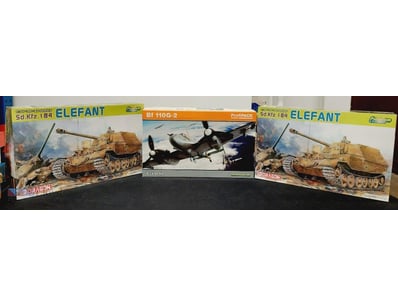 LOT OF 3 WWII MILITARY SCALE MODEL KITS - SD.KFZ.1...