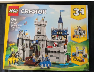 **UNRESERVED** LIFETIME COLLECTION OF LEGO PART... - Lot 560