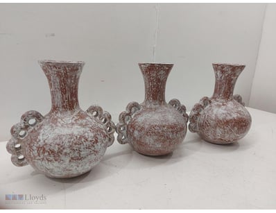 Set of three decorative ceramic Vase featuring a d...