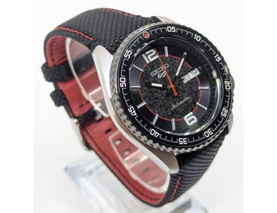 Affordable Watch Market (A995) - Lot 1065