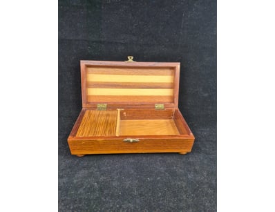 The Curio Collection (A991) - Lot 632