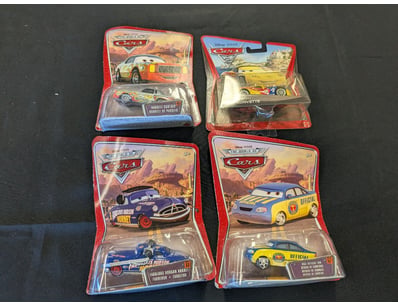 DISNEY, PIXAR CARS

1X Darrel Cartrip
1X Race O...