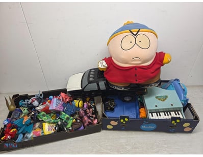 Extensive South Park collectibles collection featu...