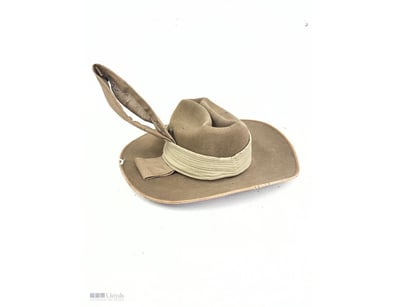 AUSTRALIAN MILITARY SLOUCH HAT W/ SPARE PUGAREE

I...