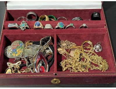 The Curio Collection (A983) - Lot 1040