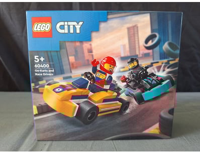 **UNRESERVED** LIFETIME COLLECTION OF LEGO PART... - Lot 327