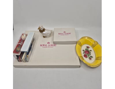 The Curio Collection (A990) - Lot 537