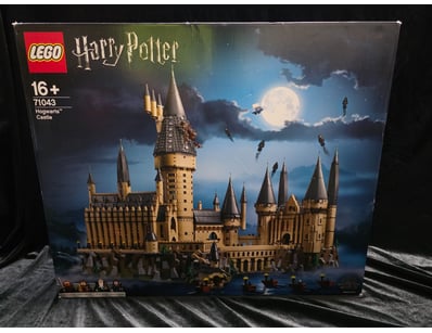 LEGO HARRY POTTER HOGWARTS CASTLE SET 71043

Leg...