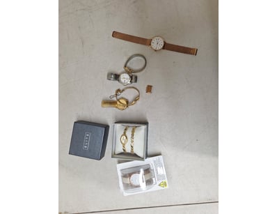 1 x ELITE watch with matching Bracelet, in box,  6...