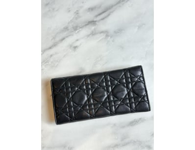 Designer Vault (A1004) - Lot 319