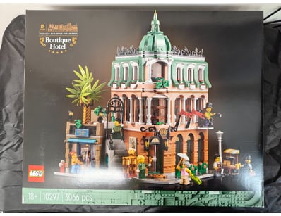 **UNRESERVED** COOKIE'S LIFETIME COLLECTION OF ... - Lot 550