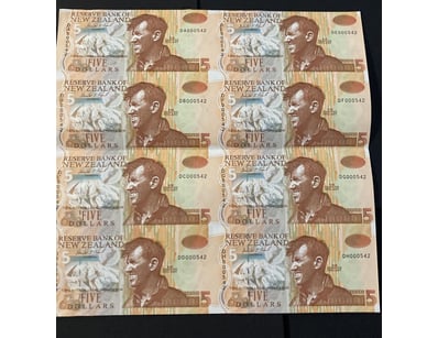 Banknotes & Coins (A987) - Lot 2020