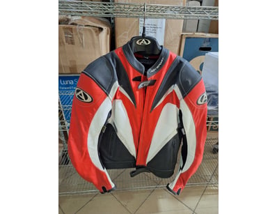 AGV Sport motorcycle racing jacket in size 50

