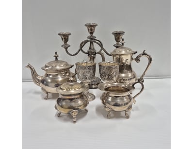 Antique & Vintage Showcase (A979) - Lot 3400
