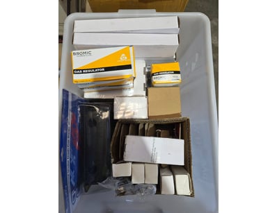 Bulk lot of automotive and caravan accessories inc...