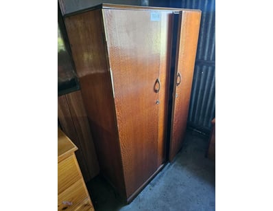 Vintage Freestanding Wardrobe, Timber

Onsite

L...
