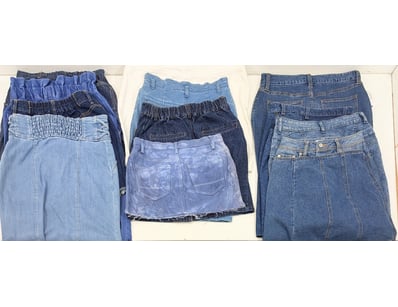 Entire Vintage Clothing Store Liquidation (ON11... - Lot 203