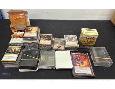BULK LOT HOLDS A LARGE COLLECTION OF MAGIC: THE GA...