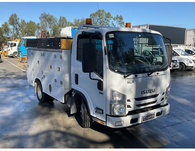 2016 Isuzu NLR Service Truck 

Year: 2016
Make:...