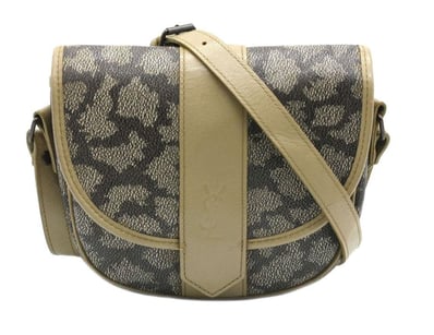 Designer Vault (A984) - Lot 7424