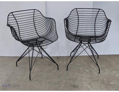 Outdoor dining chairs, black metal finish

Dimensi...