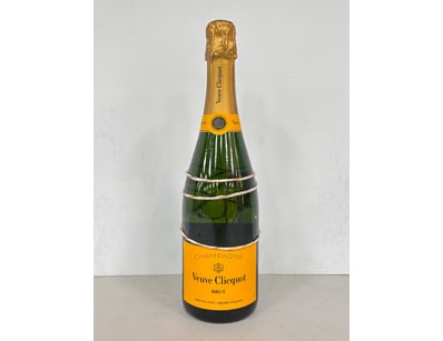 Brut, Veuve Clicquot, Champagne, Reims France, 12....