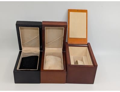 3 X EMPTY TIMBER WATCH BOXES


582982+1


