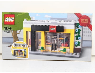 **UNRESERVED** LEGO Set 40528 - A premium modular ...