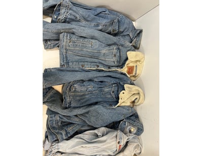 Entire Vintage Clothing Store Liquidation (ON11... - Lot 343