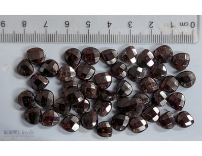 166 CARATS GARNET GEMSTONE BEADS

166 Carats Garne...