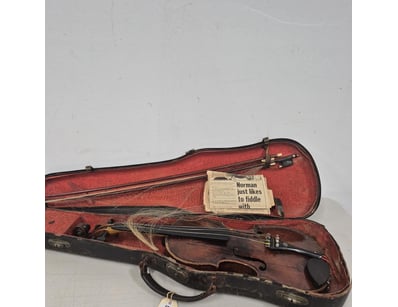 Antique & Vintage Showcase (A979) - Lot 4000