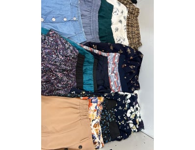 Entire Vintage Clothing Store Liquidation (ON11... - Lot 373