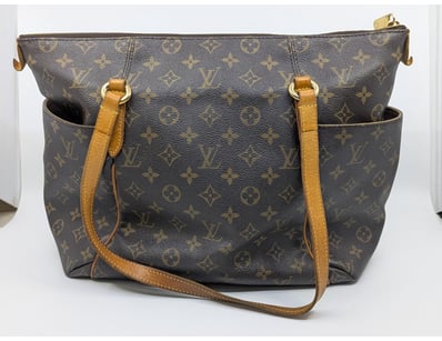 Luxury Designer (A995) - Lot 1080