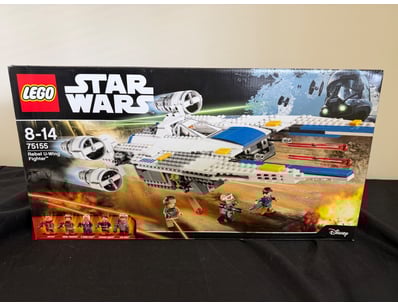 **UNRESERVED** LIFETIME COLLECTION OF LEGO PART... - Lot 620