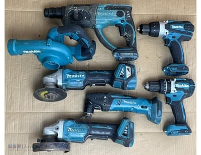 Cordless Makita 18V tools. 1 x DHP458 hammer drill...
