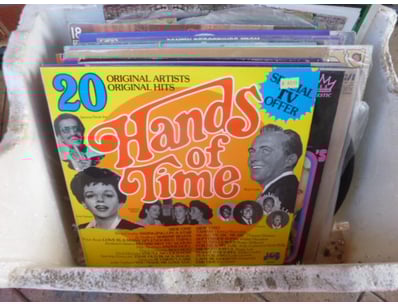 Gadgets, Music & Pastimes (SAA996) - Lot 4462