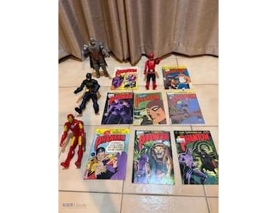 Comics And Figurines, Total 14