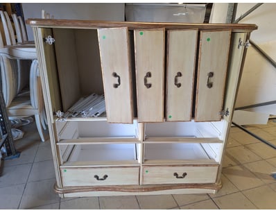 House & Homewares (A1004) - Lot 705