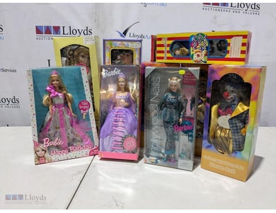 VINTAGE DOLL COLLECTION - BARBIE, HOMEEART, AND CO...